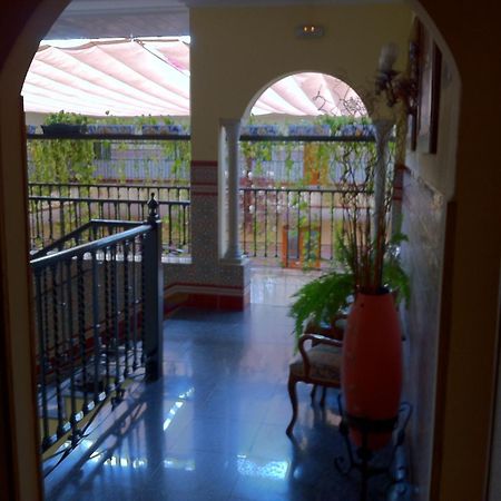 Hotel Sandra Alcalá de Guadaira Eksteriør billede