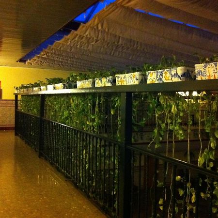 Hotel Sandra Alcalá de Guadaira Eksteriør billede