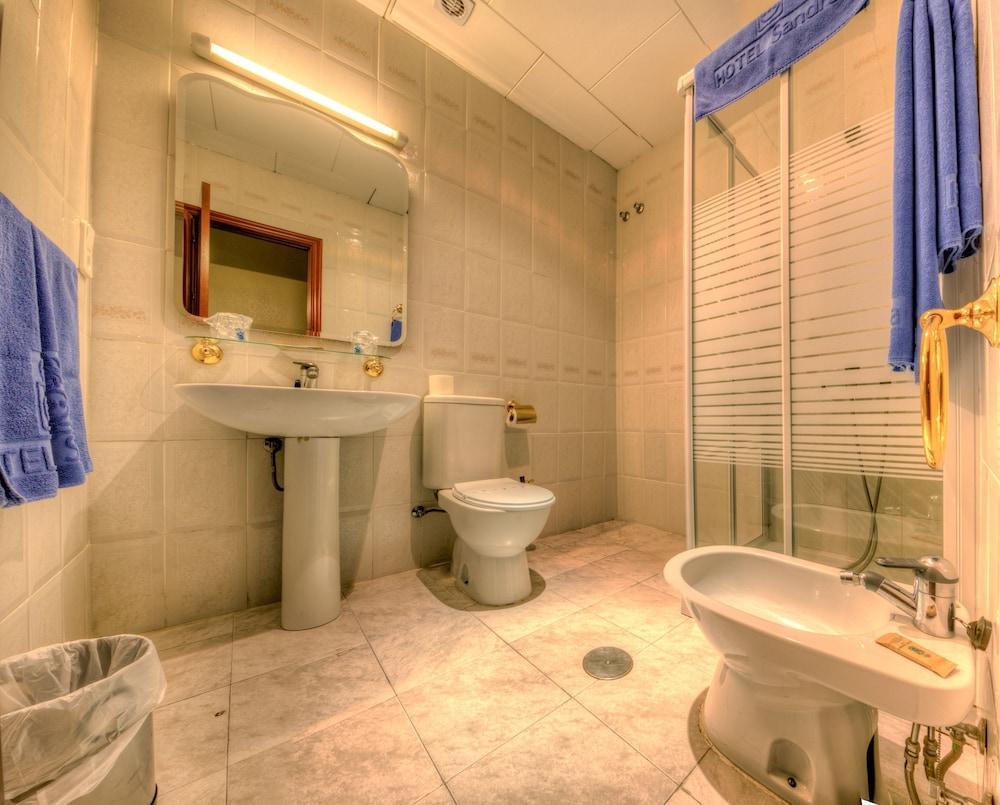 Hotel Sandra Alcalá de Guadaira Eksteriør billede