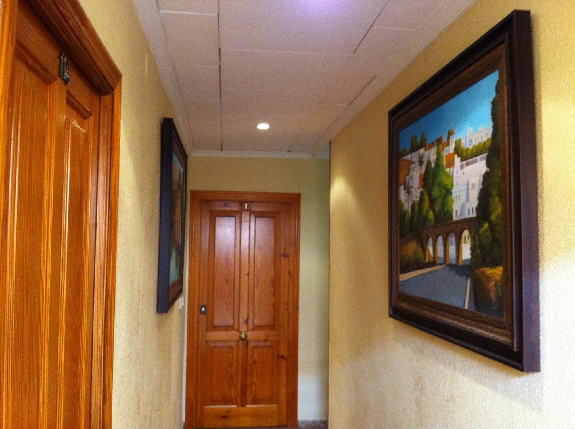 Hotel Sandra Alcalá de Guadaira Eksteriør billede