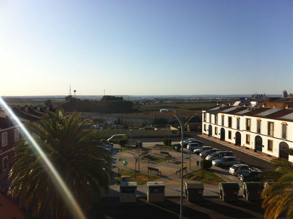 Hotel Sandra Alcalá de Guadaira Eksteriør billede