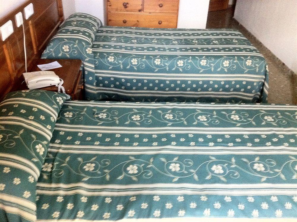 Hotel Sandra Alcalá de Guadaira Eksteriør billede