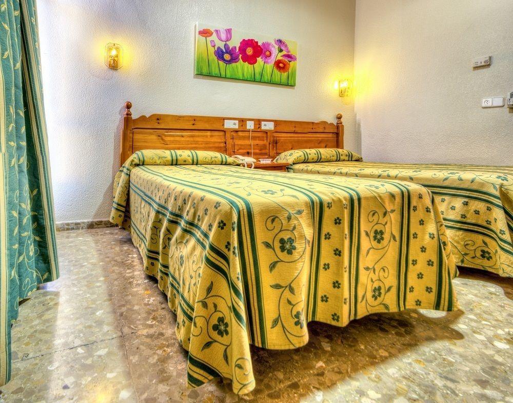 Hotel Sandra Alcalá de Guadaira Eksteriør billede