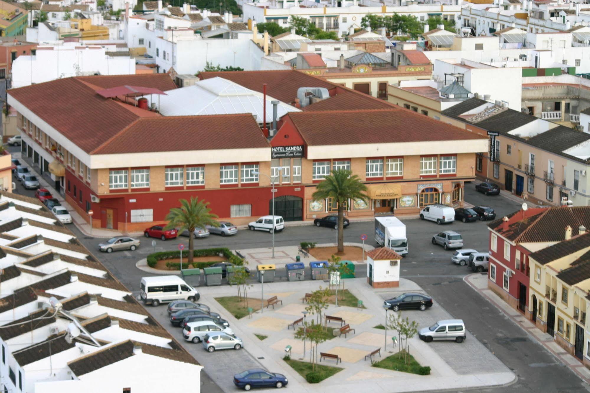 Hotel Sandra Alcalá de Guadaira Eksteriør billede