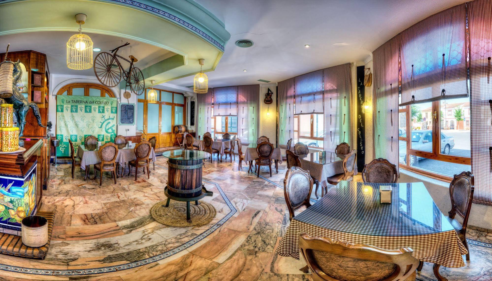 Hotel Sandra Alcalá de Guadaira Eksteriør billede