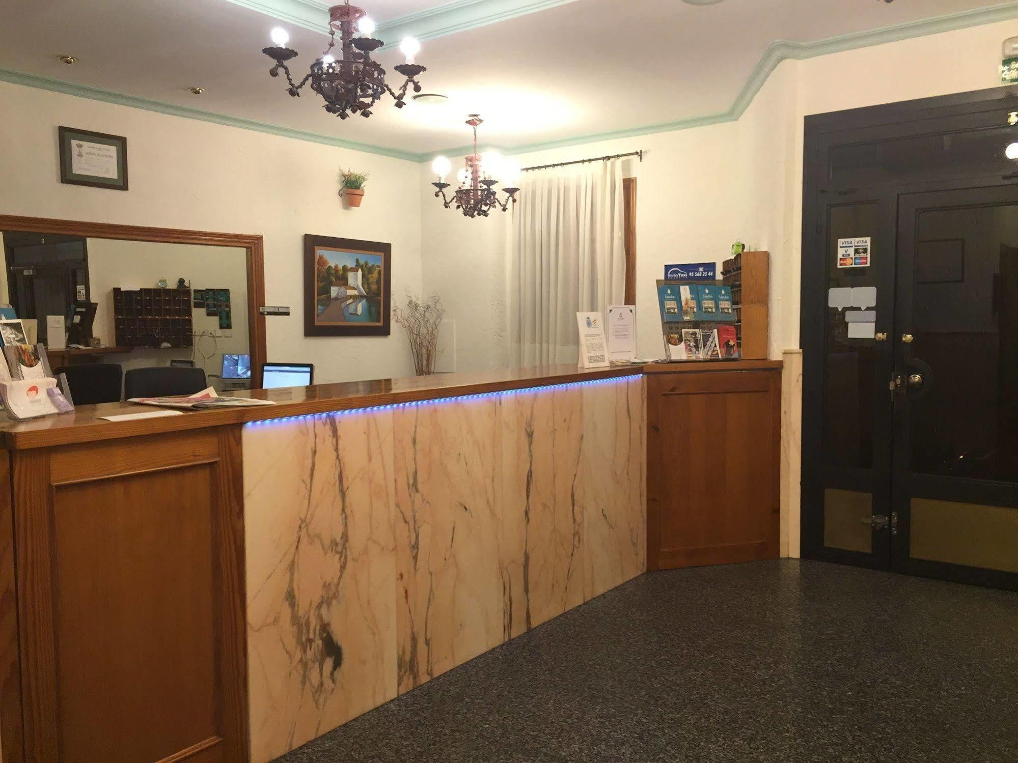 Hotel Sandra Alcalá de Guadaira Eksteriør billede
