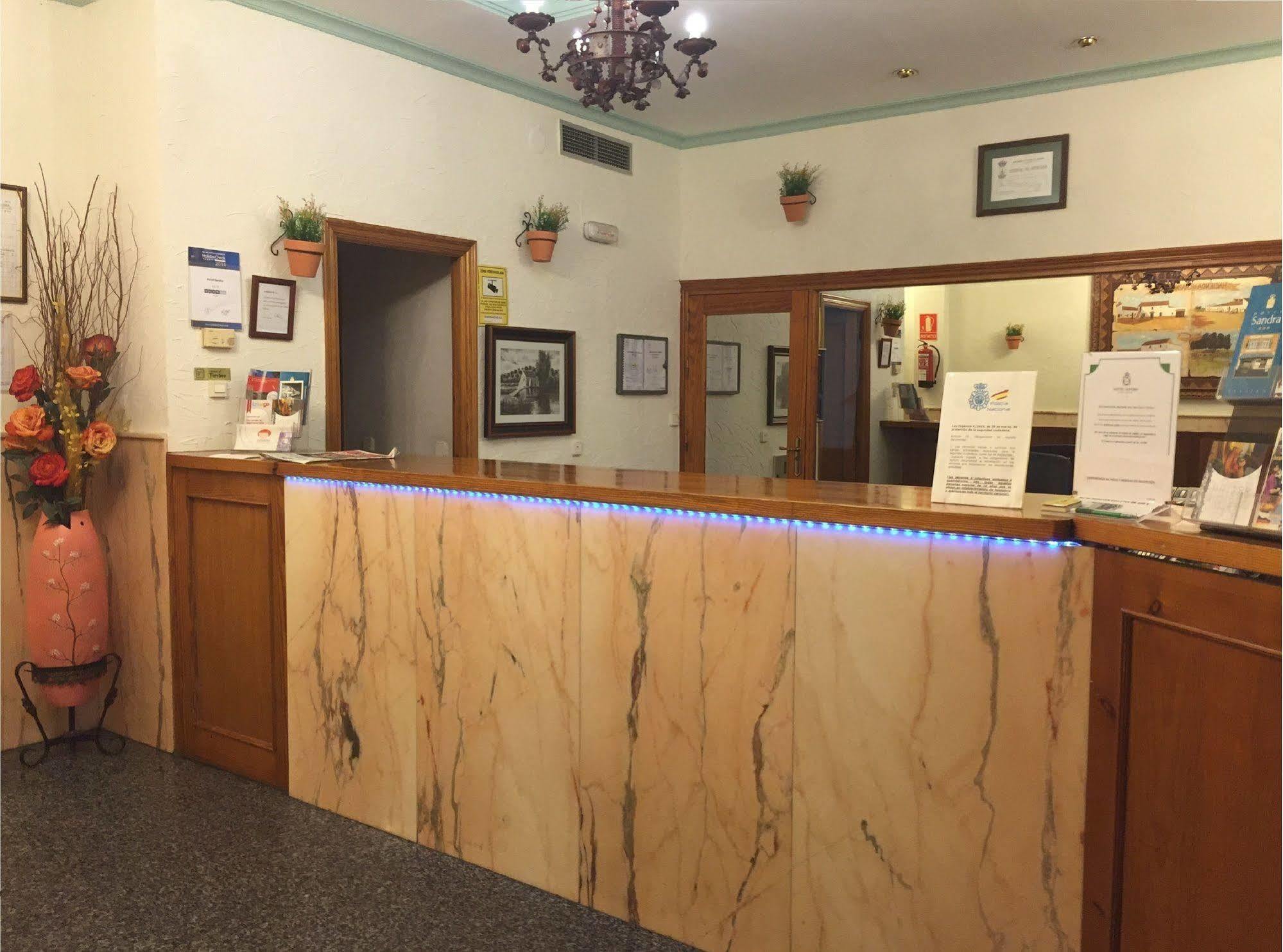Hotel Sandra Alcalá de Guadaira Eksteriør billede
